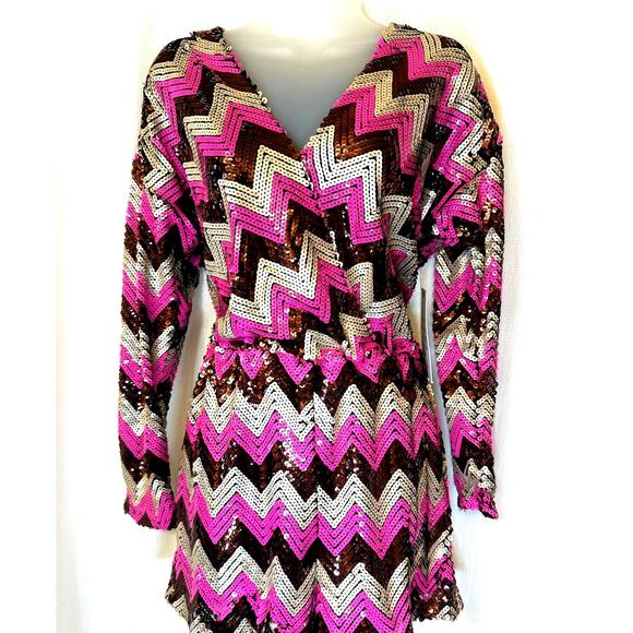 NWT Endless Rose Sz M Sequin Chevron-Print Romper Indie Festival Going Out Club - Picture 1 of 7